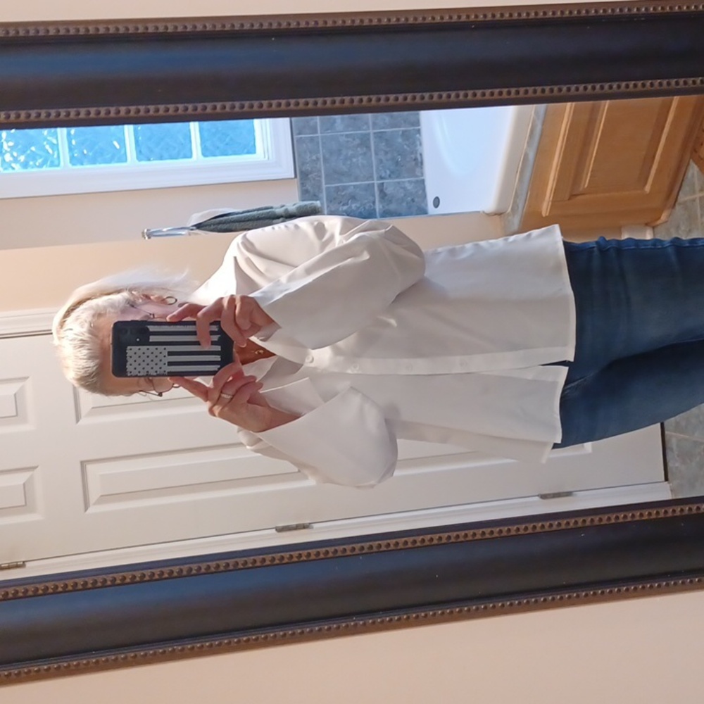 White Button Blouse w/French Style Split Sleeve - Picture 4 of 6